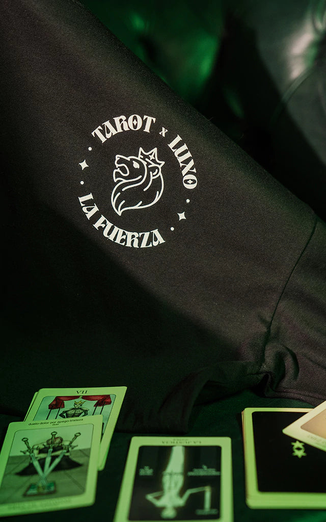 REMERA LA FUERZA [ NEGRO ]