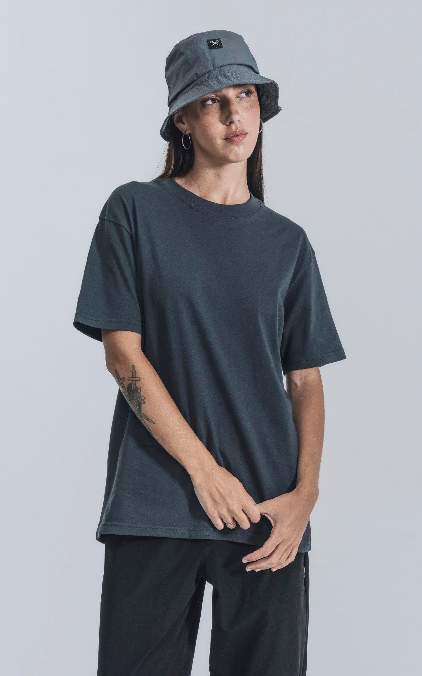 Remera B2Basic Premium [ Carbon ]