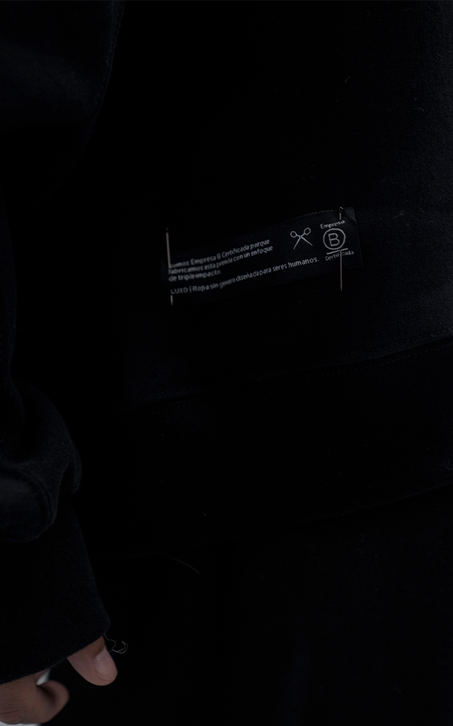 Buzo Cr. Lx. [ Negro ]