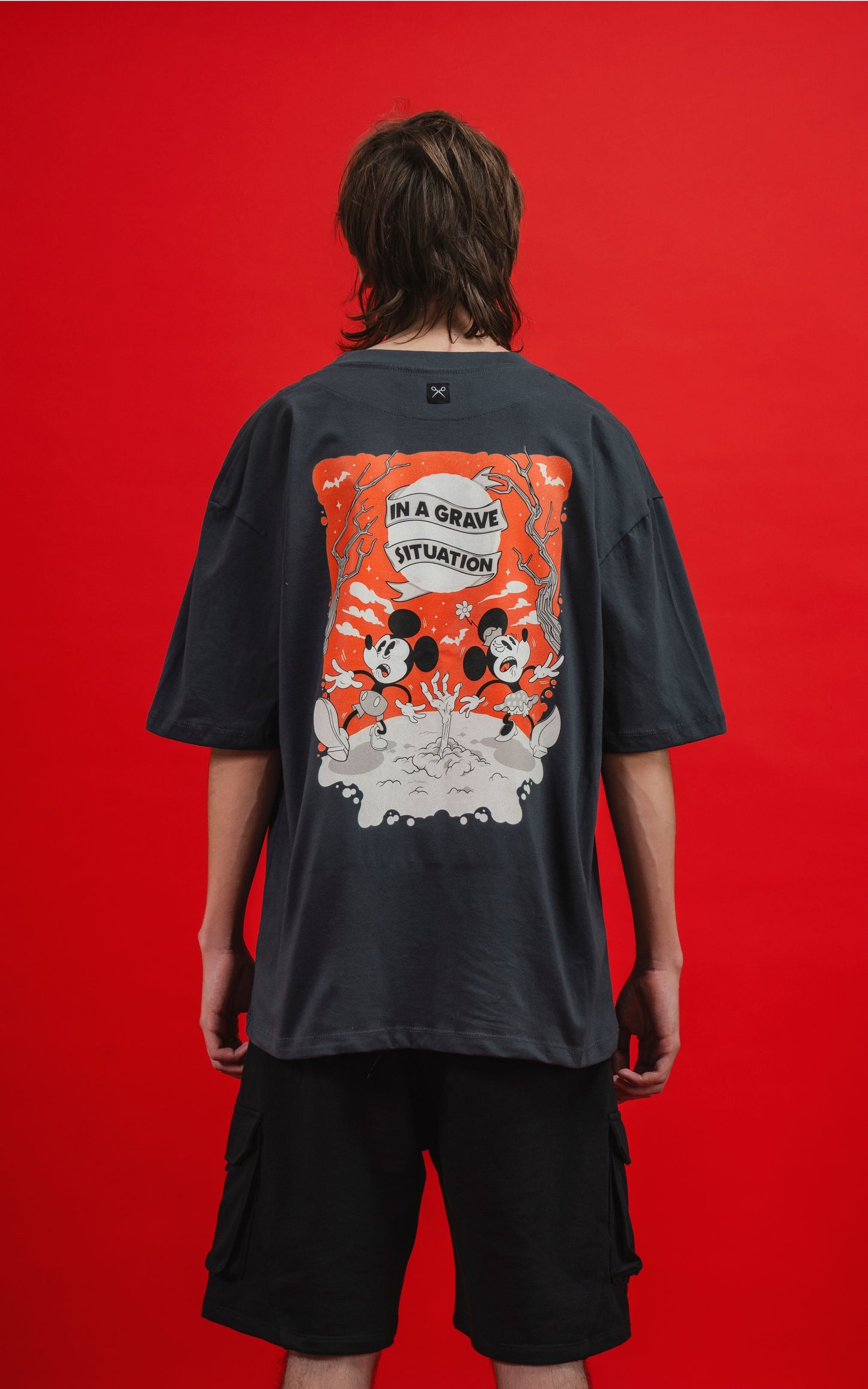 Remera Disney Grave Situation [ Carbon]