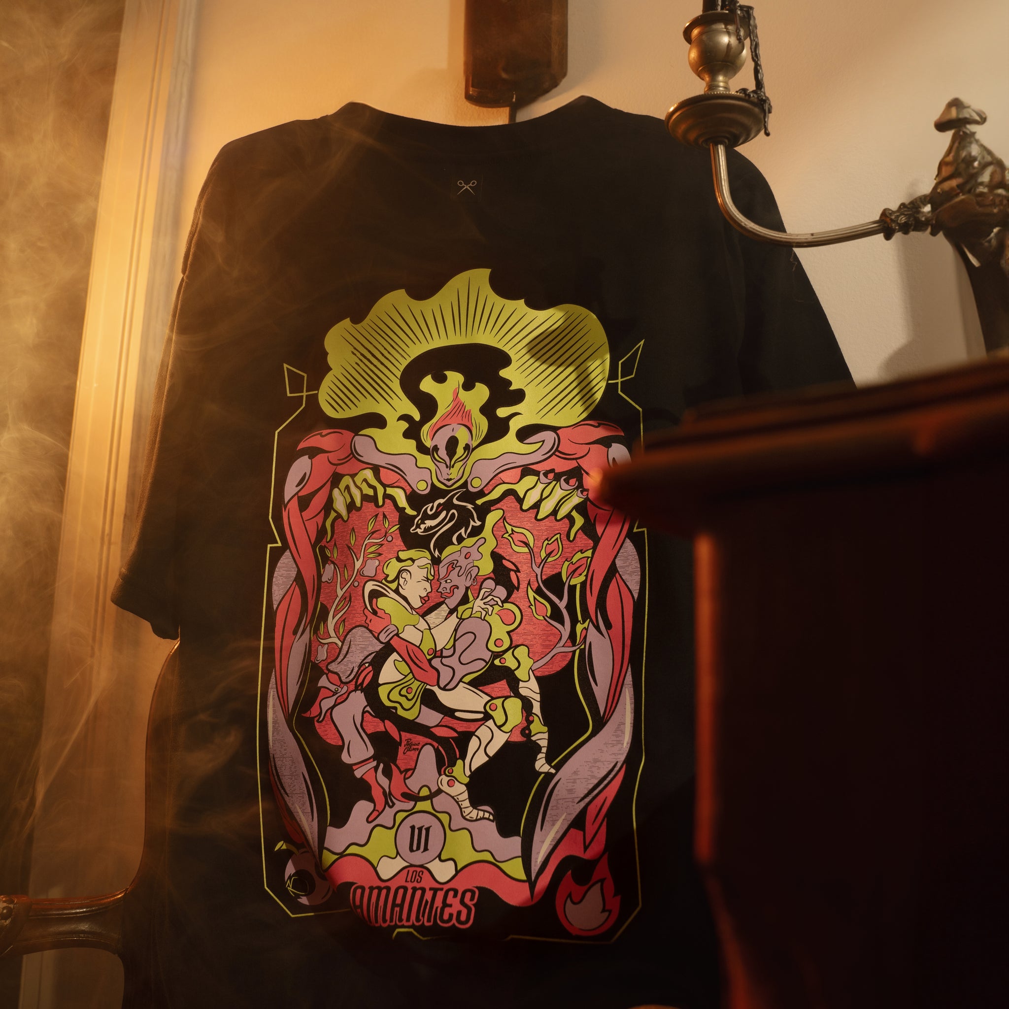 REMERA LOS AMANTES [ NEGRO ]