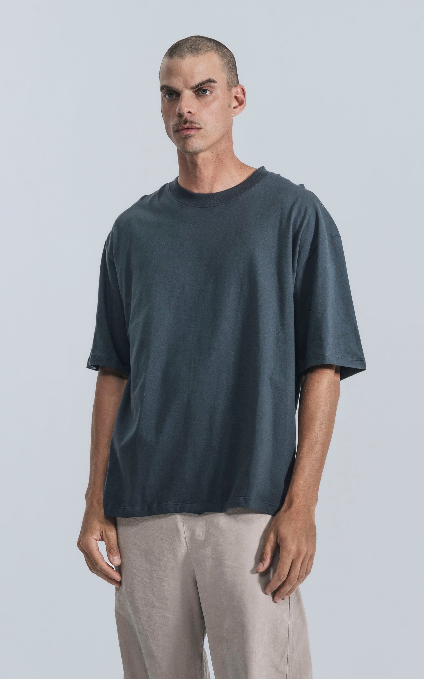 Remeron Mega Crop [ Carbon ]