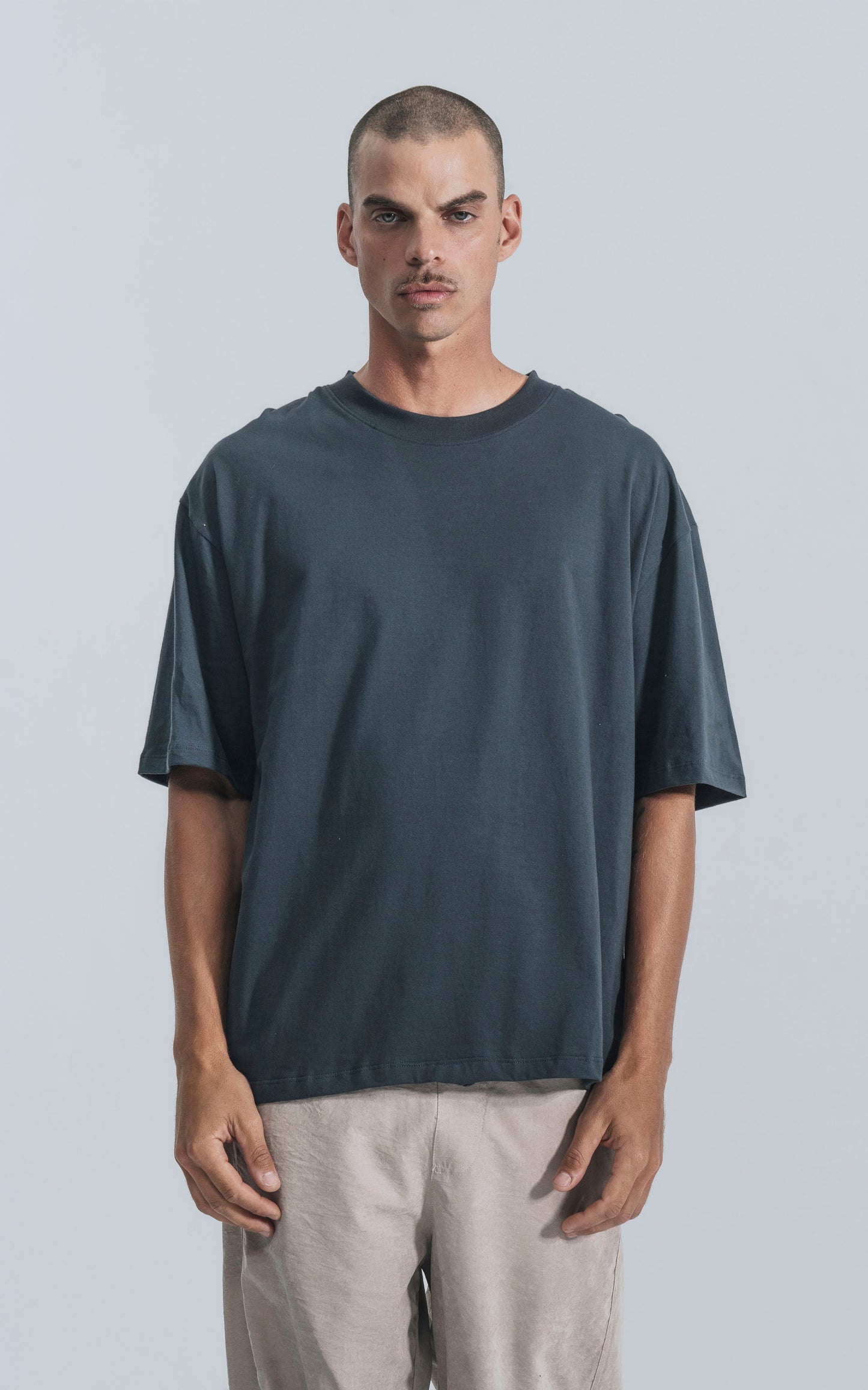 Remeron Mega Crop [ Carbon ]